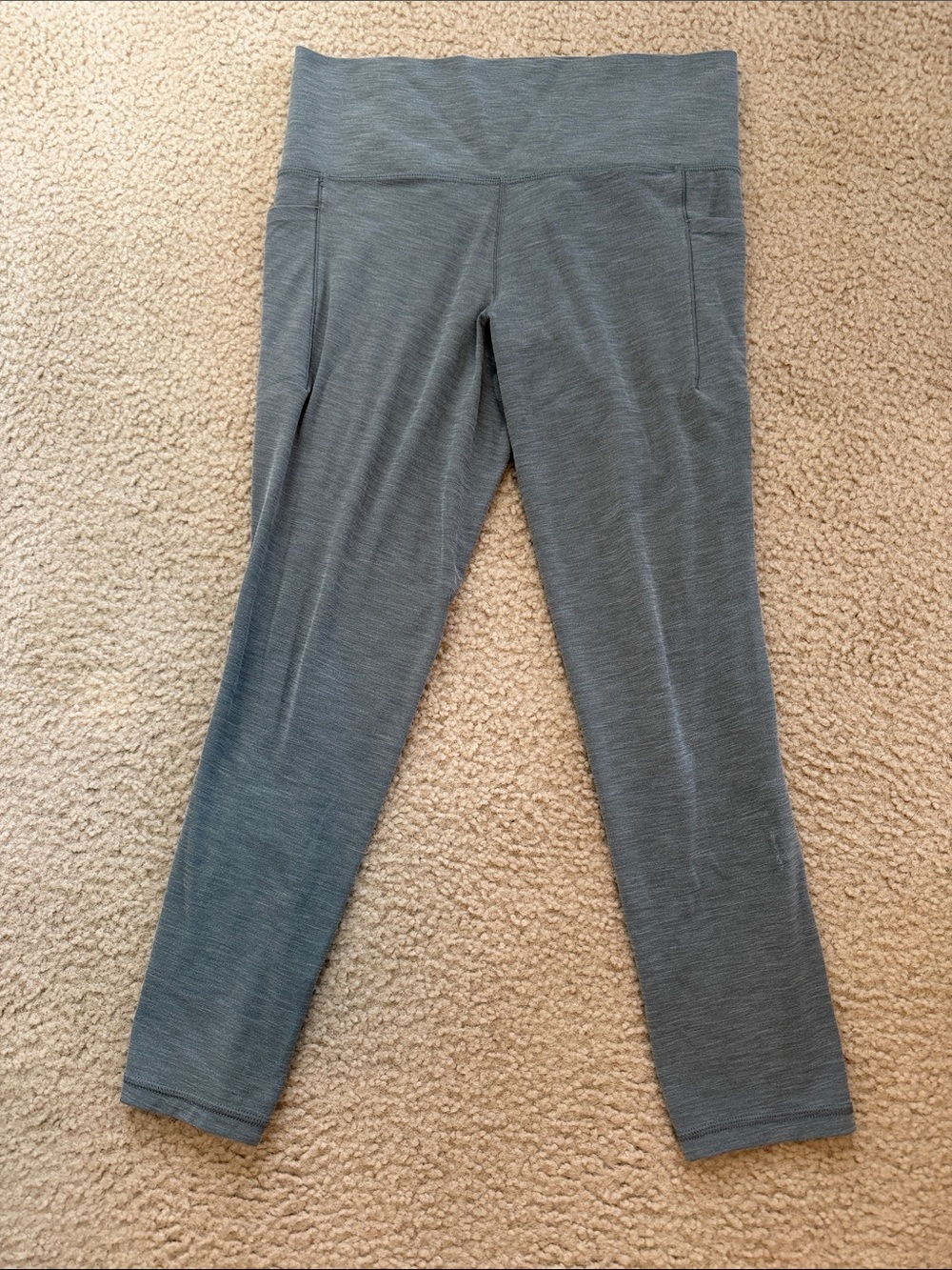 Athleta Salutation Stash Pocket II, 7/8 leggings. Medium